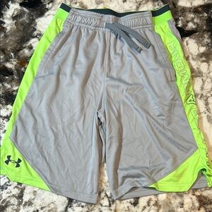 Under Armour Kids YXL Athletic Shorts in Gray and Neon Green
